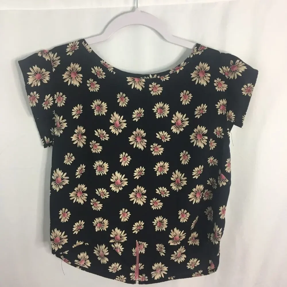 B Jewel Girl’s Hi-Low Short Sleeve Top Size Large